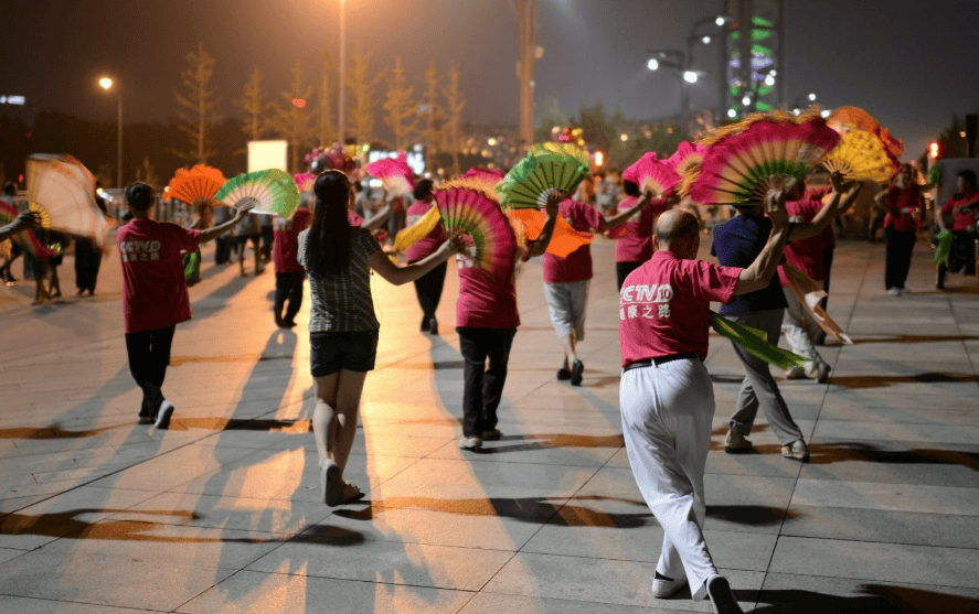 黑客干扰广场舞大妈全过程(chinadance广场舞外网)